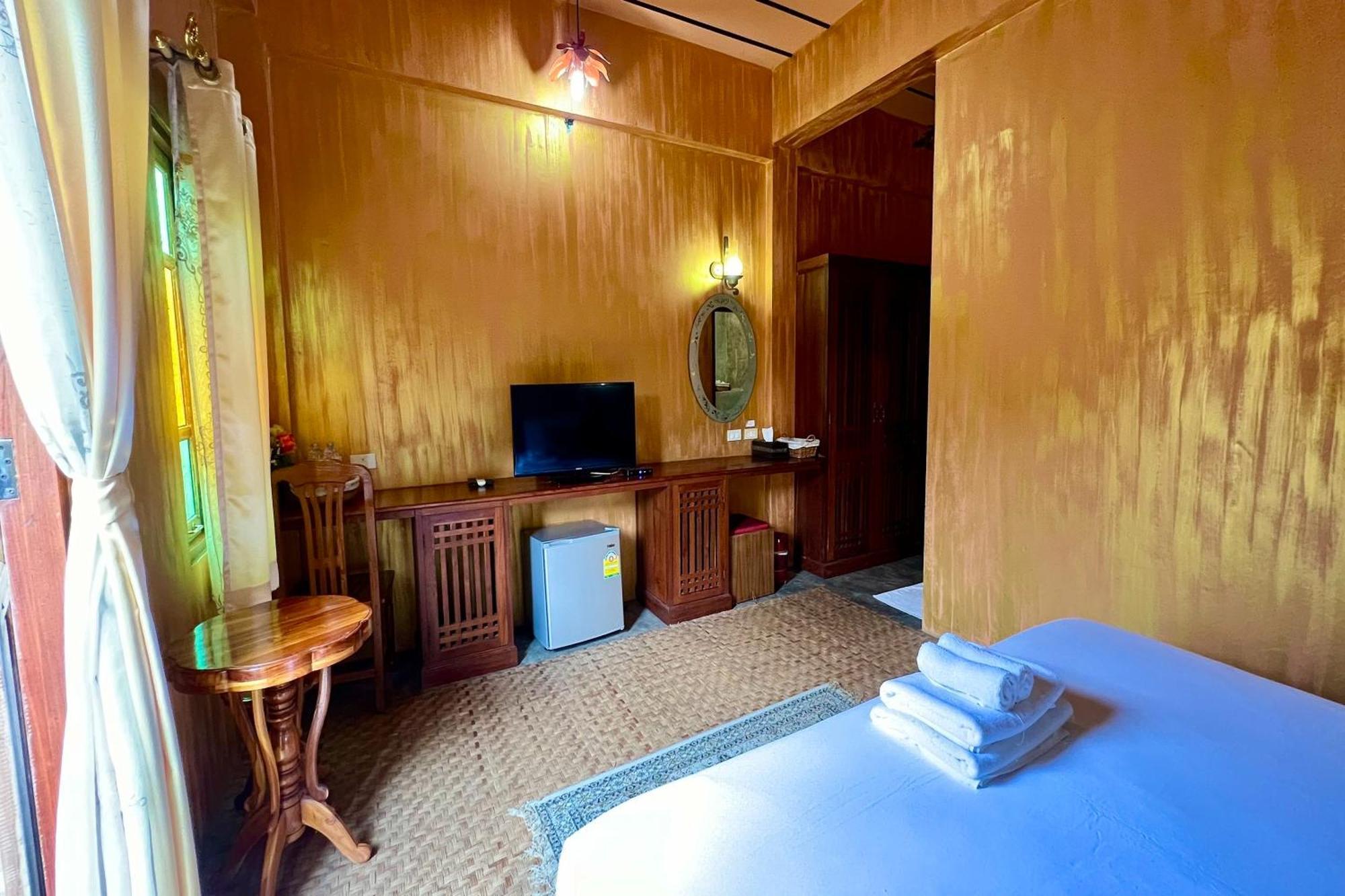 Amethyst Hotel Chiang Mai Exterior photo